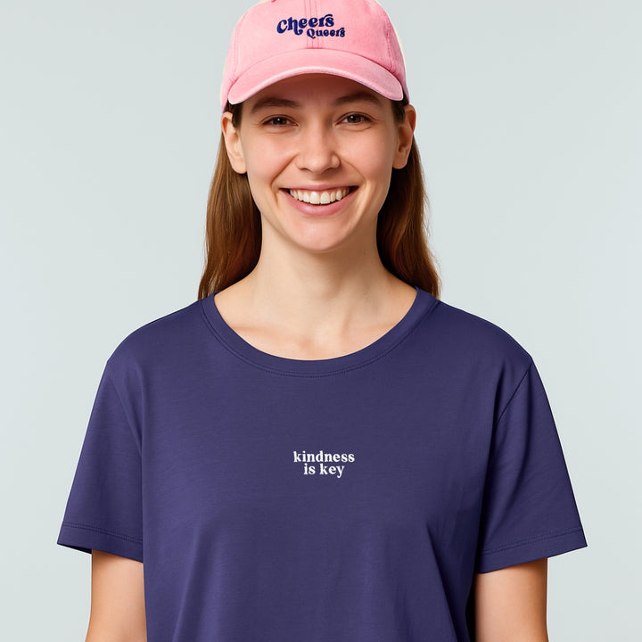 Shirt "kindness is key" & Cap "Queer all Year Club"