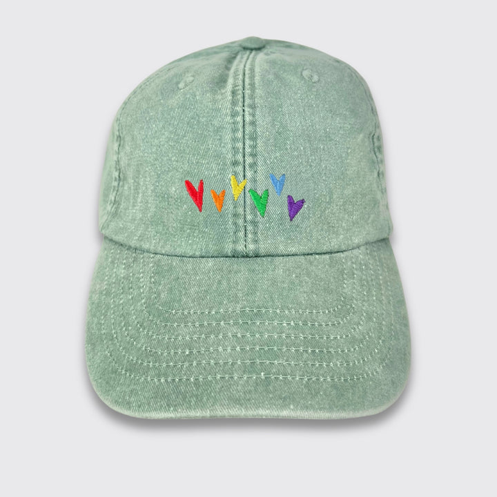 Vintage Cap "Regenbogen-Herzen" Stick