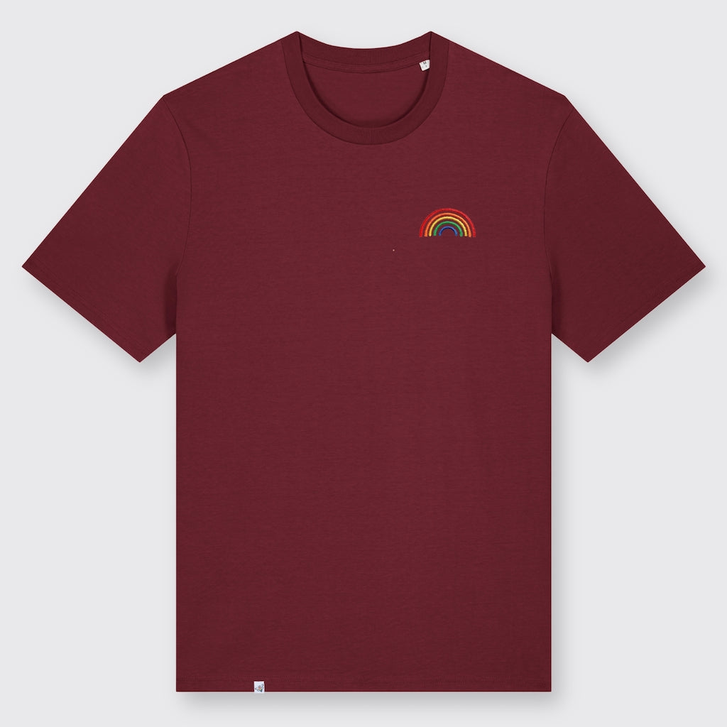Shirt in der Farbe Burgundy mit gesticktem Regenbogen auf der Brust