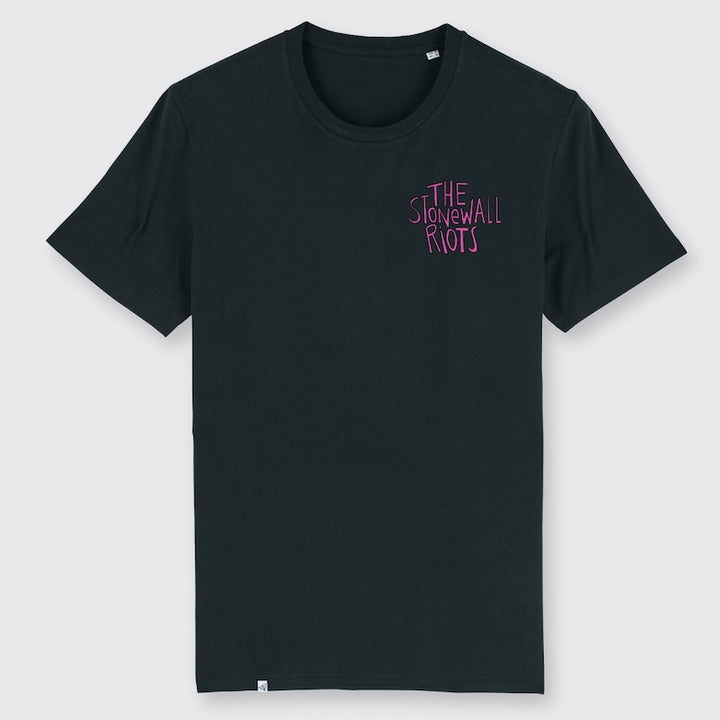 Schwarzes Shirt von vorn mit Pocketprint The Stonewall Riots in Pink