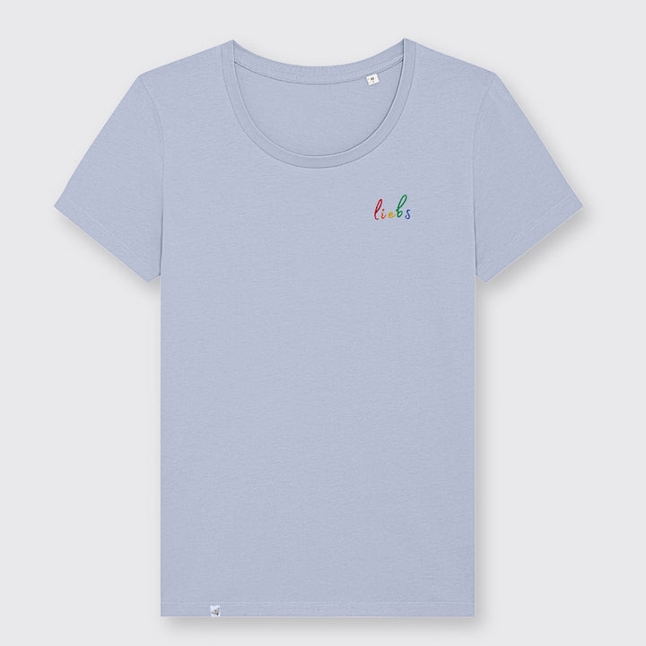Tailliertes Shirt in der Farbe Soft Blue mit dem Stickdesign liebs in Regenbogenfarben