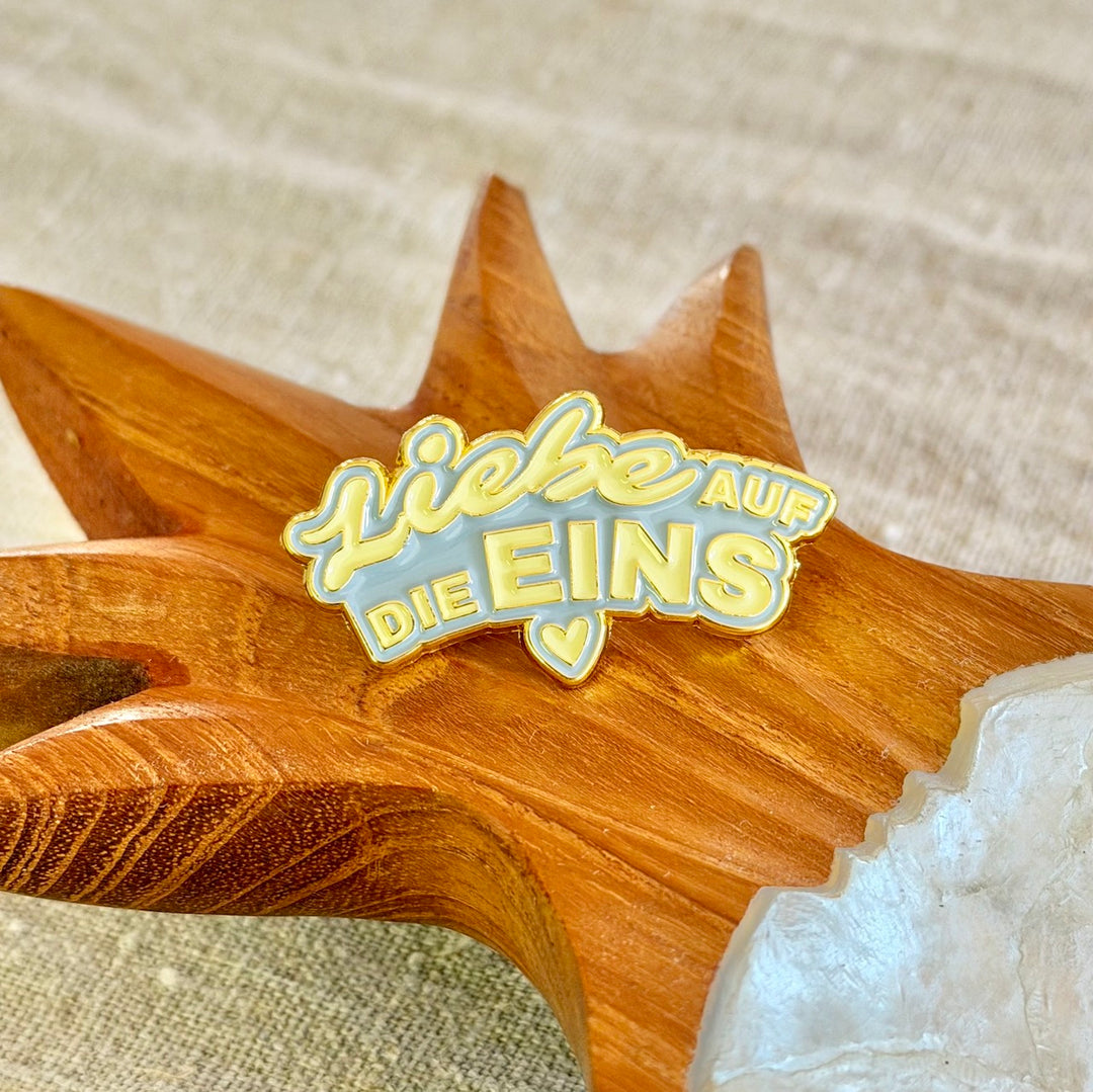 Anstecknadel "Liebe auf die Eins"