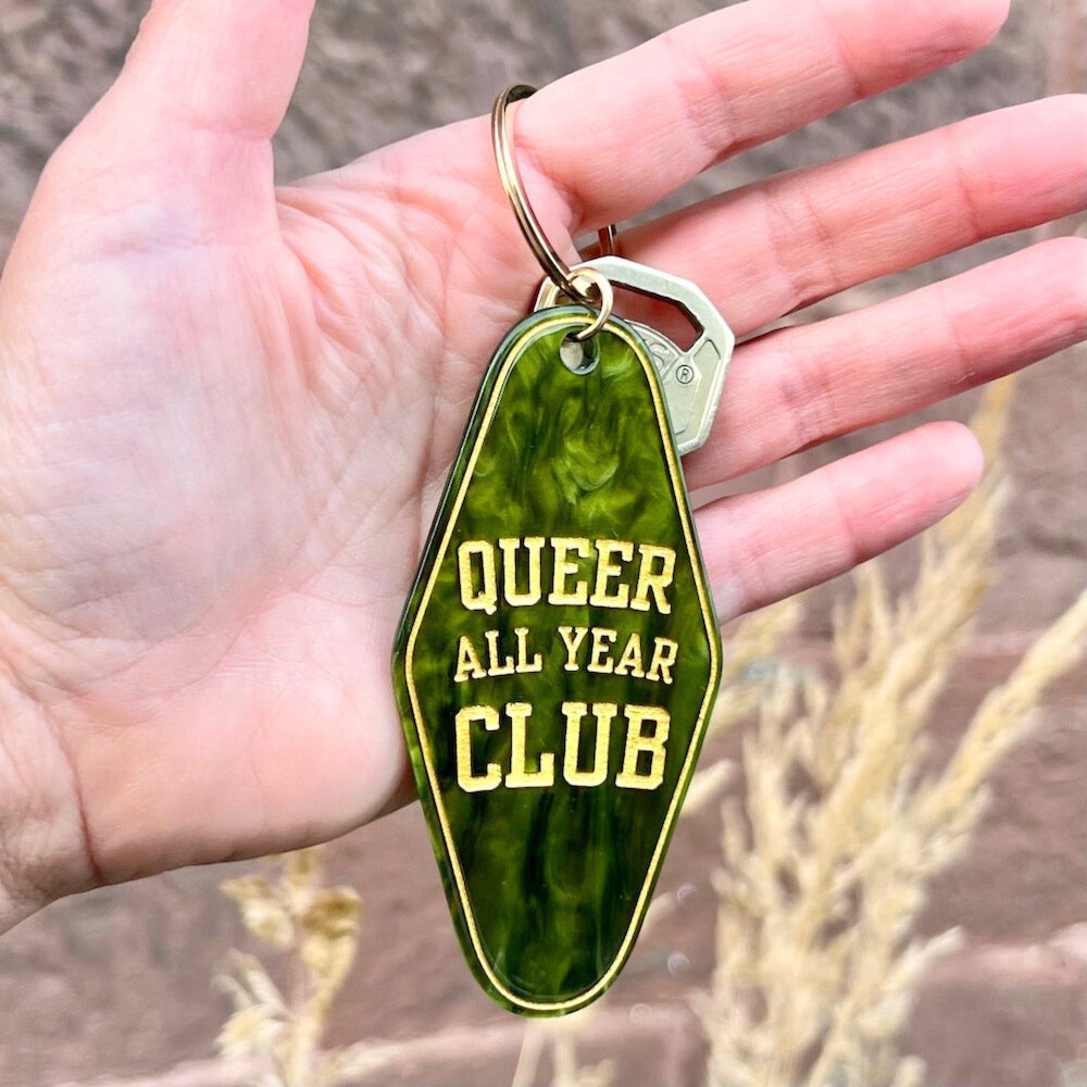 Schlüsselanhänger "Queer All Year Club"