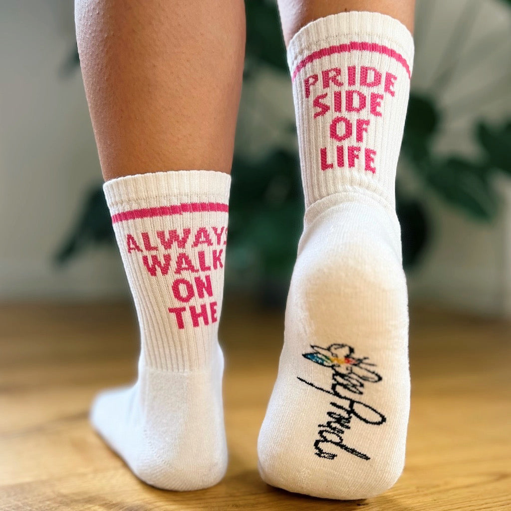 Pride Socken Always walk on the pride side of life mit BeeProud Logo auf Sole