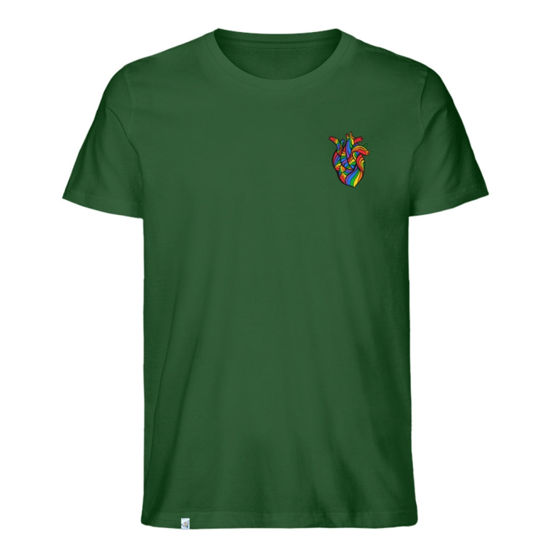 Grünes Shirt mit anatomischen Herz in Regenbogenfarben